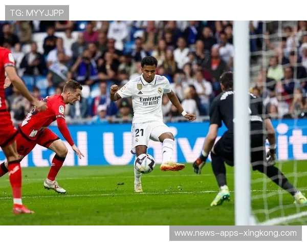 皇马压上频率提高导致对方防线全面紧绷 皇马压上频率提高导致对方防线全面紧绷