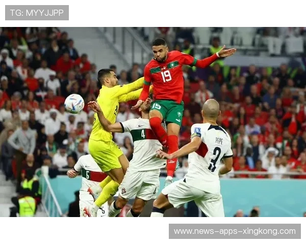 波尔图边路斜传破防，前锋头球得手成焦点